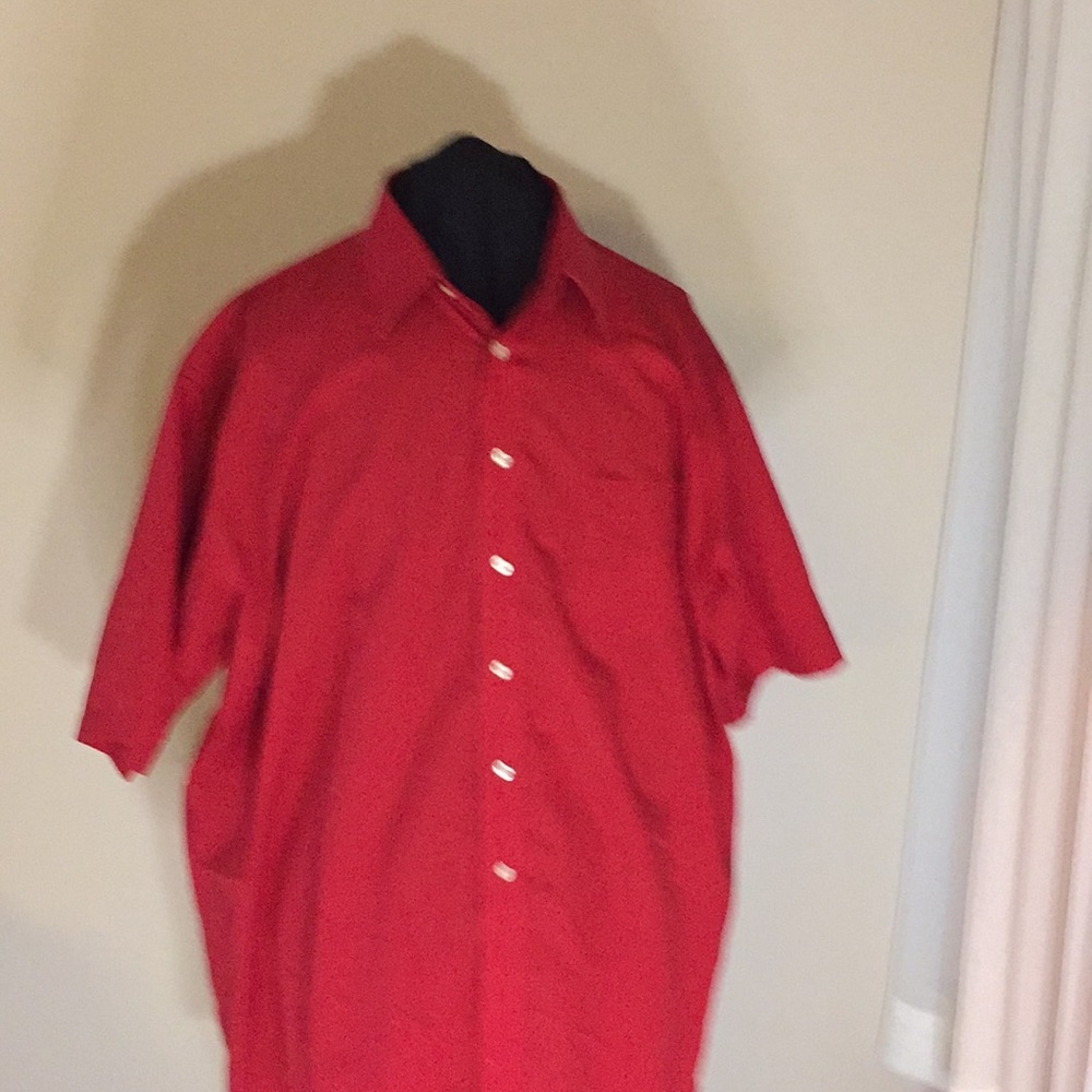 Men’s Stafford s/s dress shirt size 19. Rich red